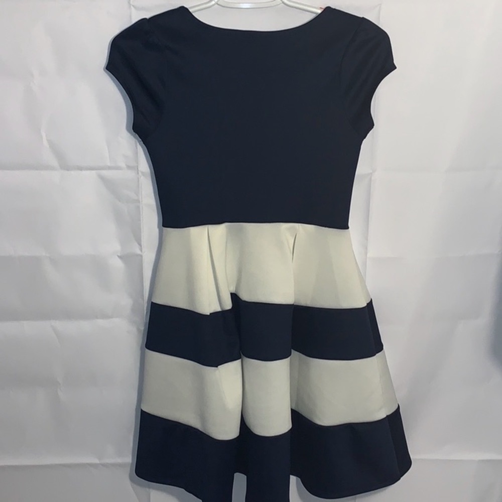2-hip girls dress - Picture 2 of 3